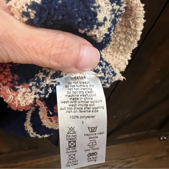 Wanna Be Aztec Sweater - NWOT - Picture 4 of 5